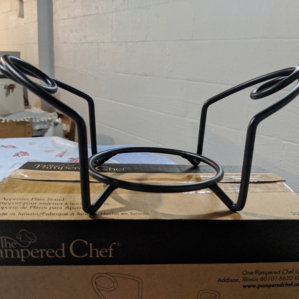 Pampered Chef Appetizer Stand: brand new